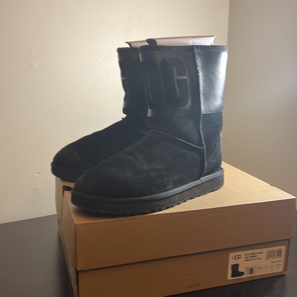 Boots - Picture 3 of 4